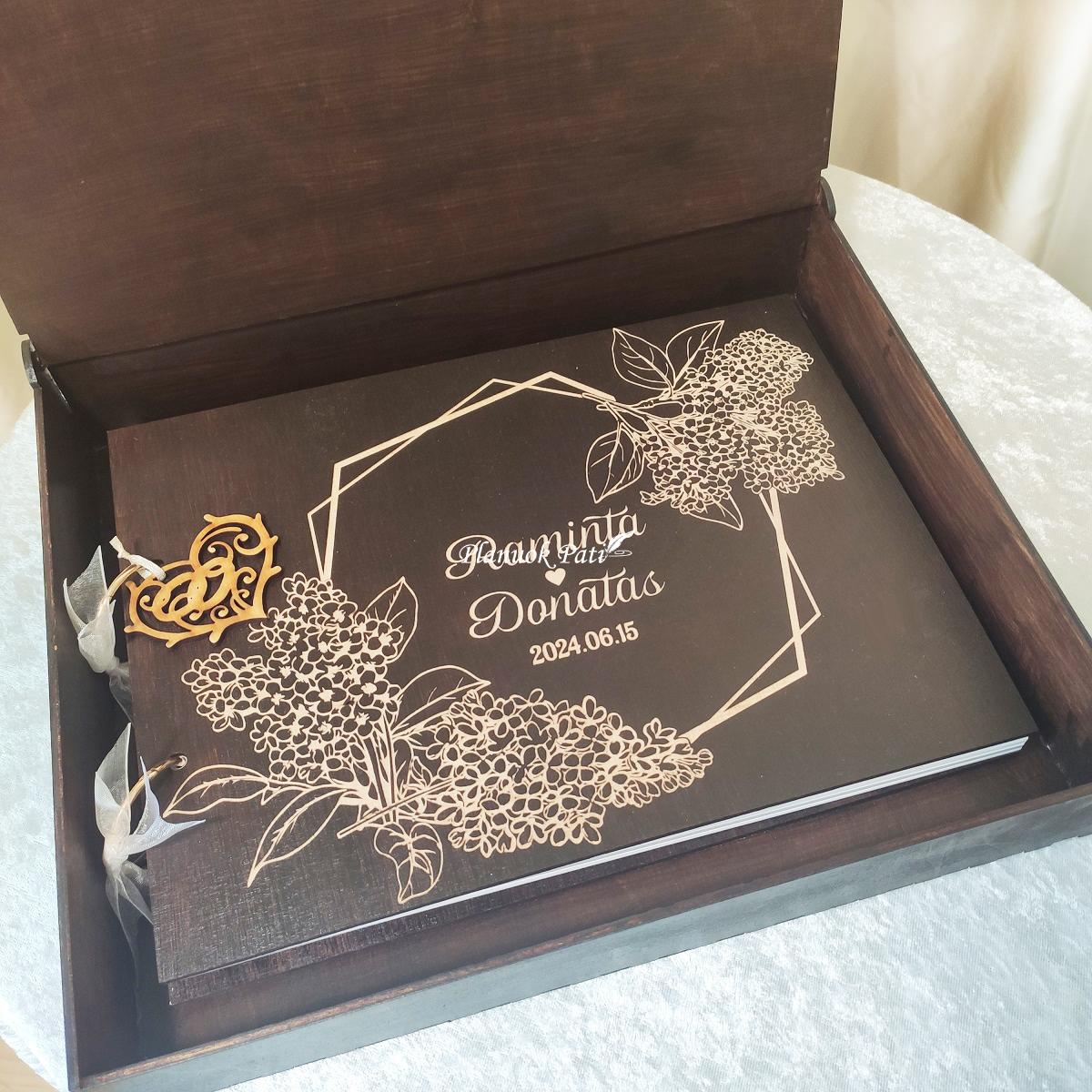 Vestuvinis palinkėjimų albumas Alyvų žiedai