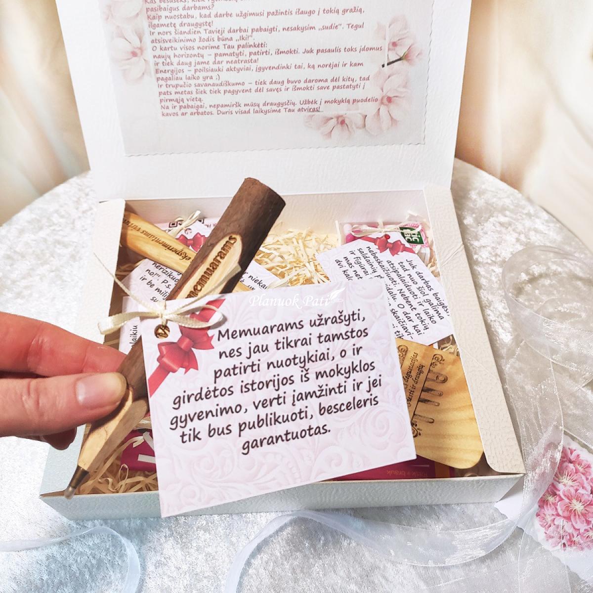 Rinkinukas su linksmomis dovanėlėmis