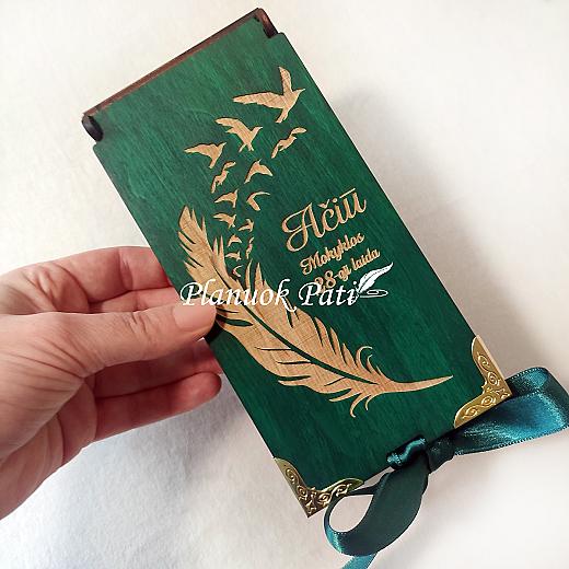 Vokelis pinigams su aksomo vidumi