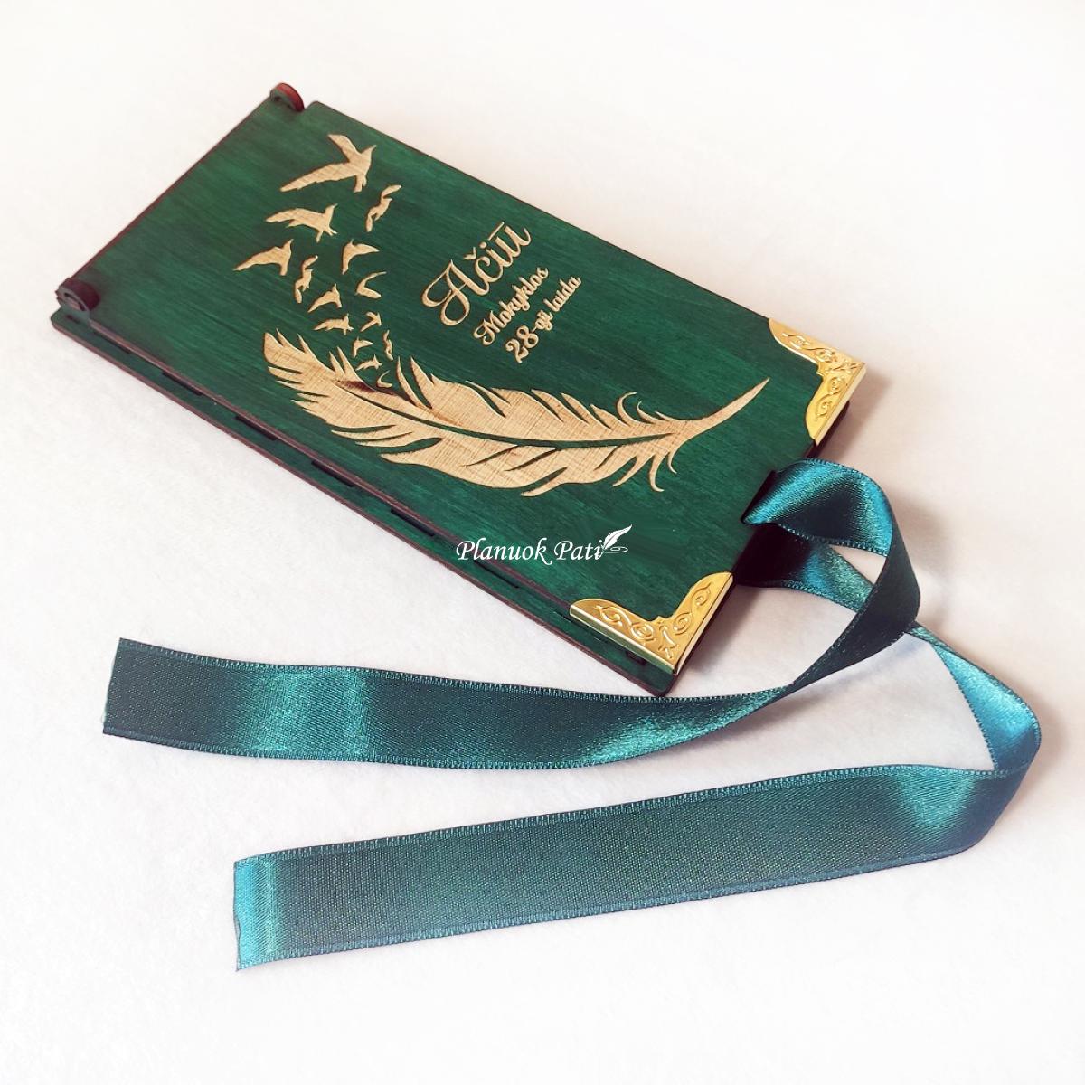 Vokelis pinigams su aksomo vidumi