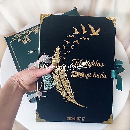 Knyga palinkėjimams personalizuotu viršeliu