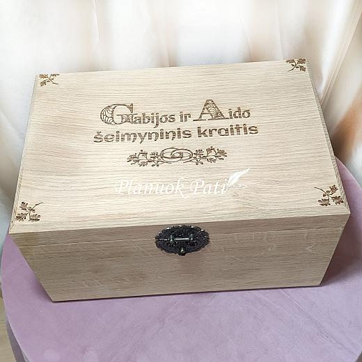 Ąžuolinė jaunųjų kraičio skrynia