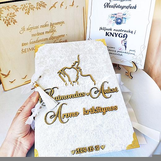 Svečių palinkėjimų albumas Mes trise