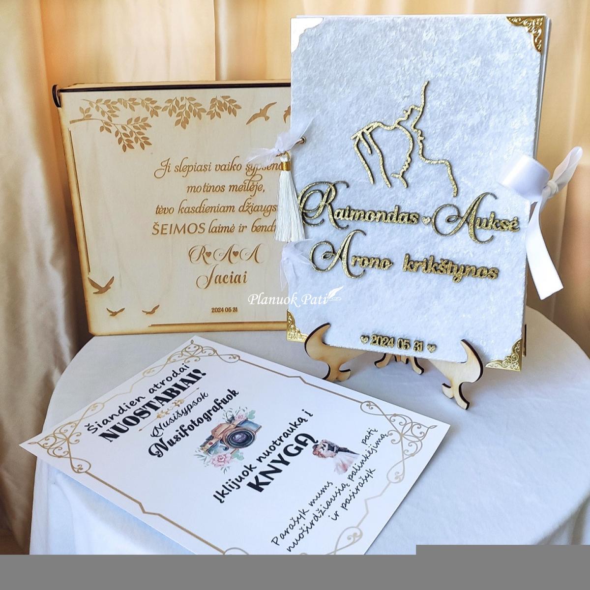 Svečių palinkėjimų albumas Mes trise