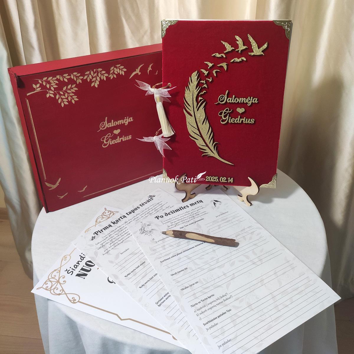 Vestuvinis palinkėjimų albumas Meilės Plunksna