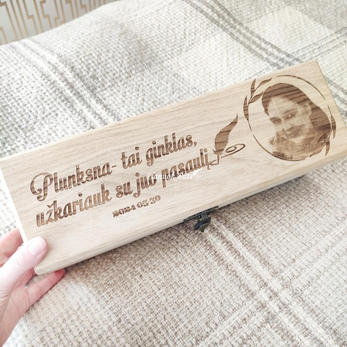 Personalizuota ąžuolinė vyndėžė