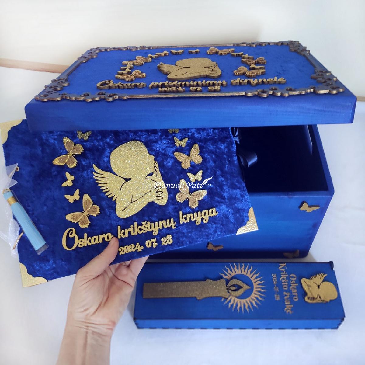 Krikštynų komplektas- krikštadėžė, knyga ir žvakės dėžutė