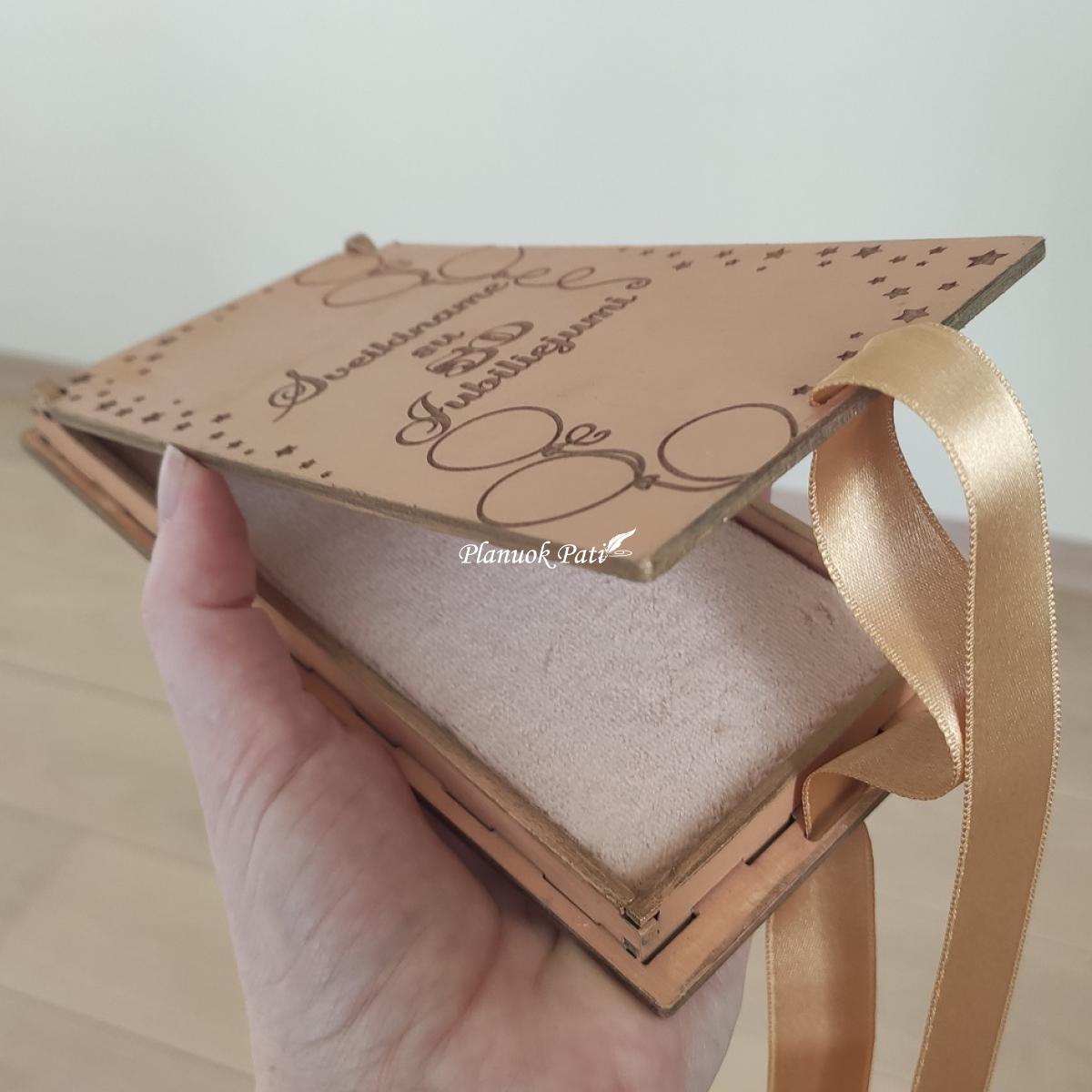 Jubiliejaus piniginei dovanai įteikti