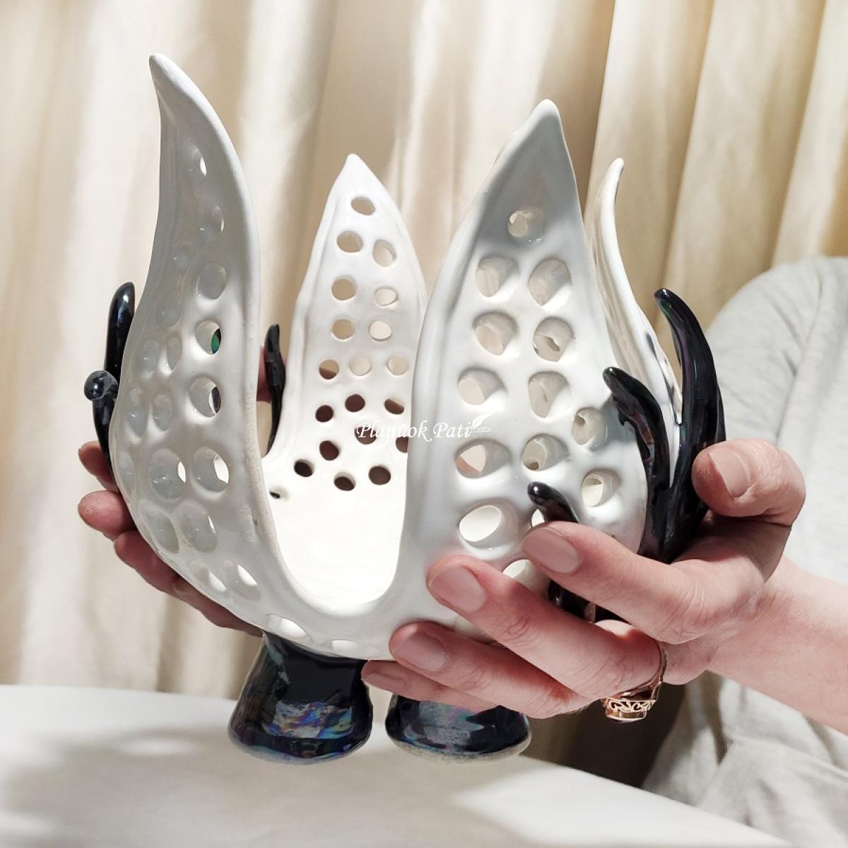 Šeimos židinys - Žiedas delnuose