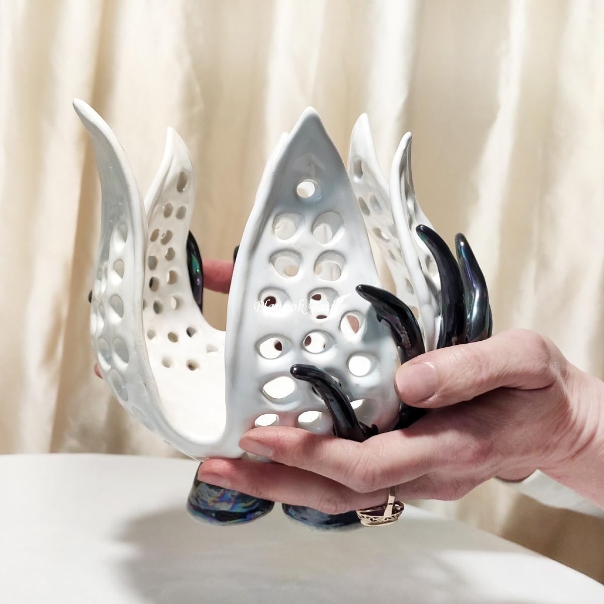 Šeimos židinys - Žiedas delnuose