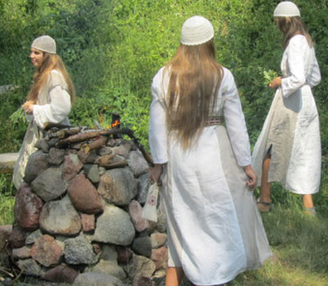 Mergvakaris pagal senuosius mūsų papročius