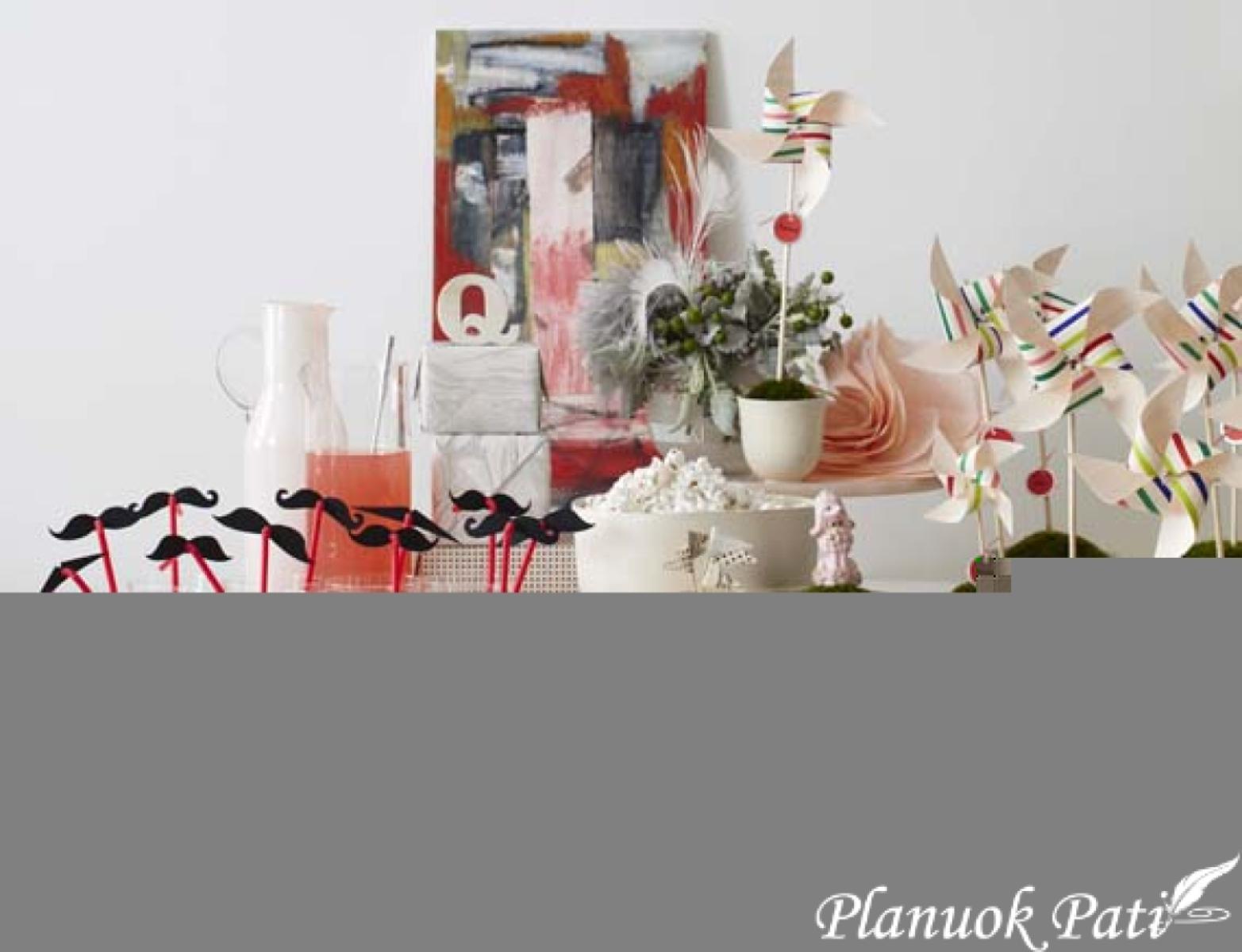 Linksmai fotosesijai - lūpos ir ūsai