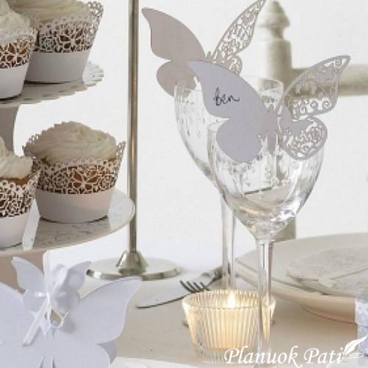 Drugeliai - dekoracija stalui, o gal net tema šventei