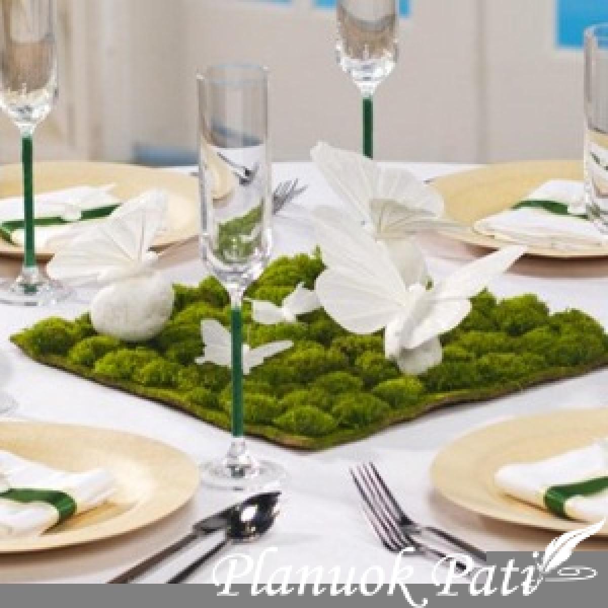 Drugeliai - dekoracija stalui, o gal net tema šventei