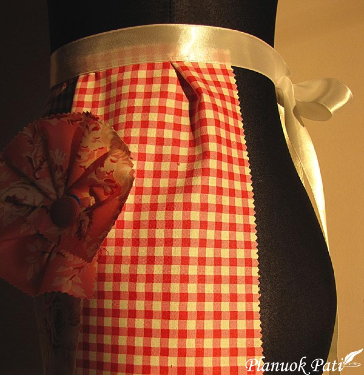Stilinga prijuostė iš virtuvinio rankšluostuko