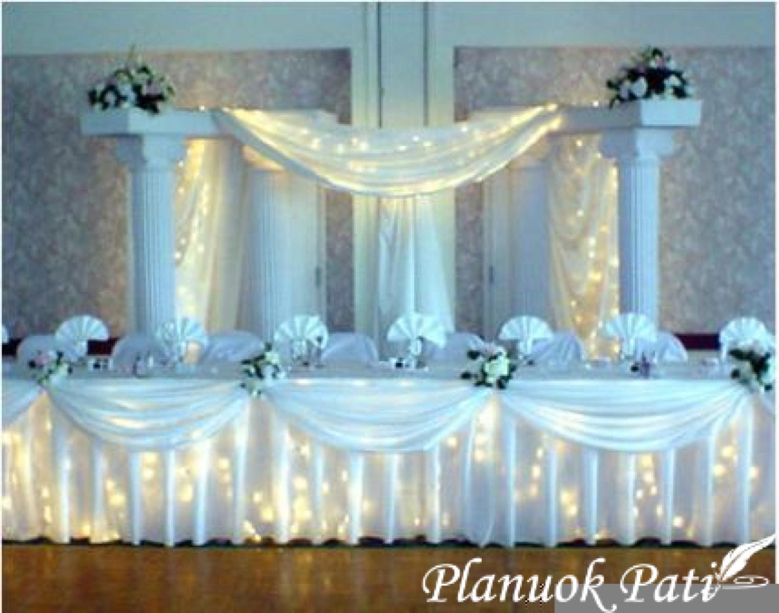 Lempučių girlianda - dekoracija vestuviniam stalui