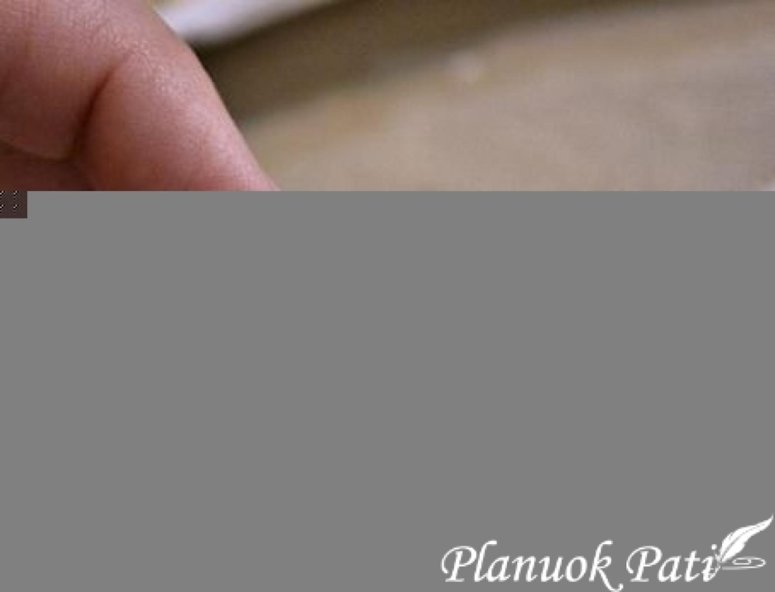 Gėlės iš pistacijų lukštų