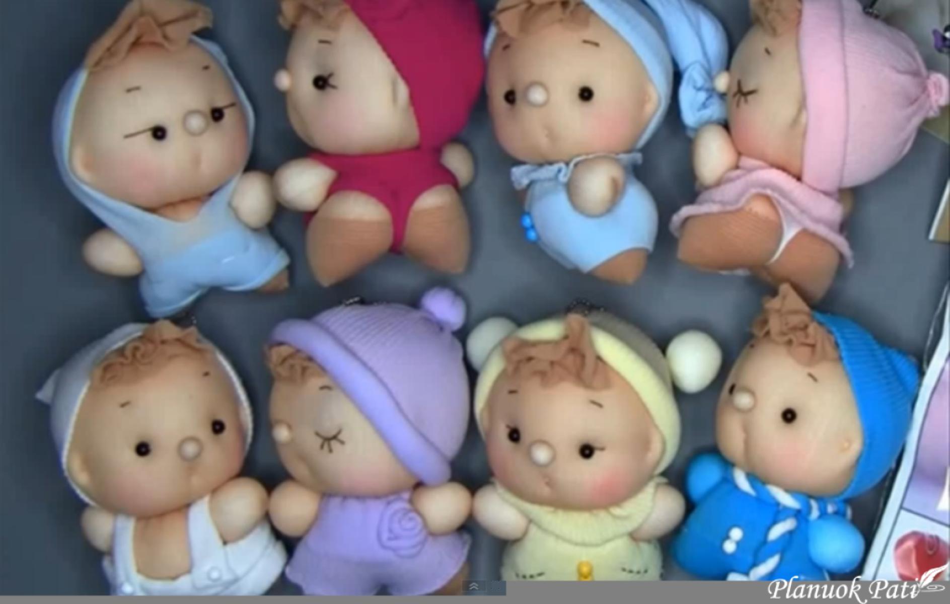 Lėlytė iš kaproninės kojinės