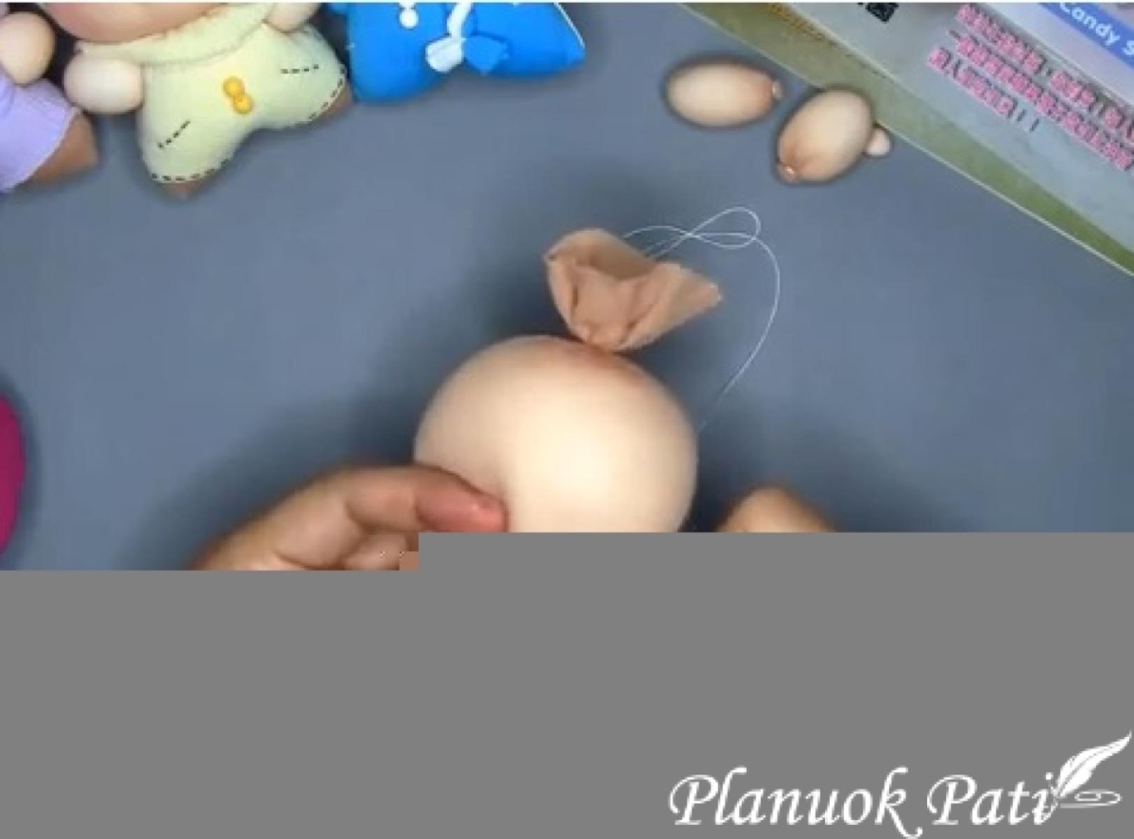 Lėlytė iš kaproninės kojinės