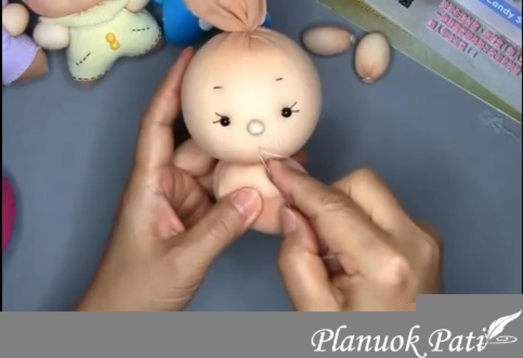 Lėlytė iš kaproninės kojinės