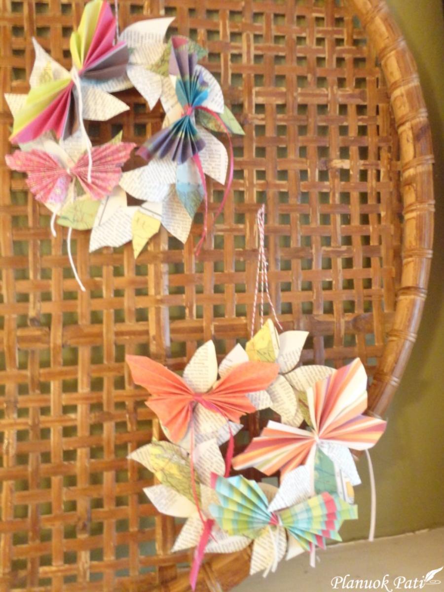 Drugeliai išlankstyti iš popieriaus