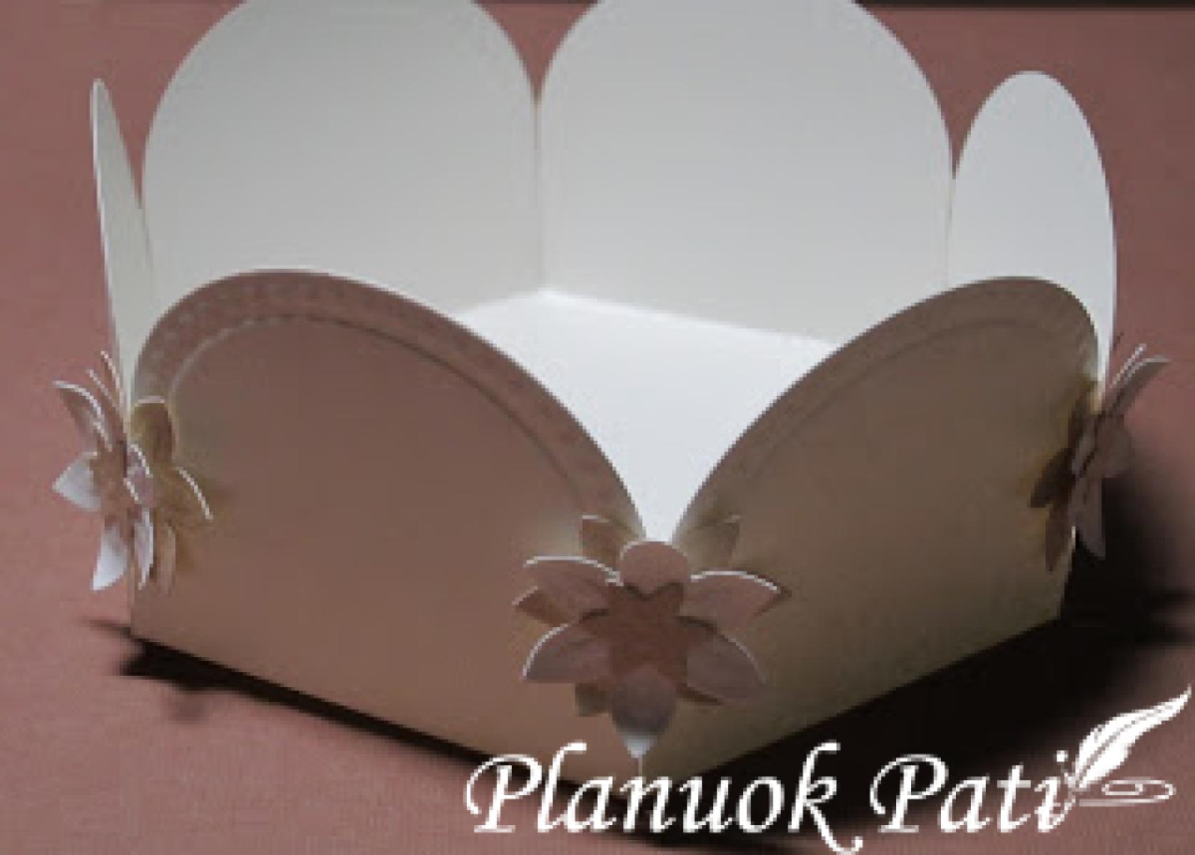 Krepšelis - saldainiams, žiedlapiams ar dovanėlei