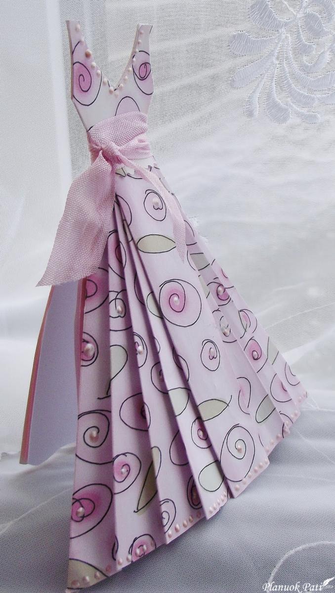 Suknutės formos atvirutė - kvietimas