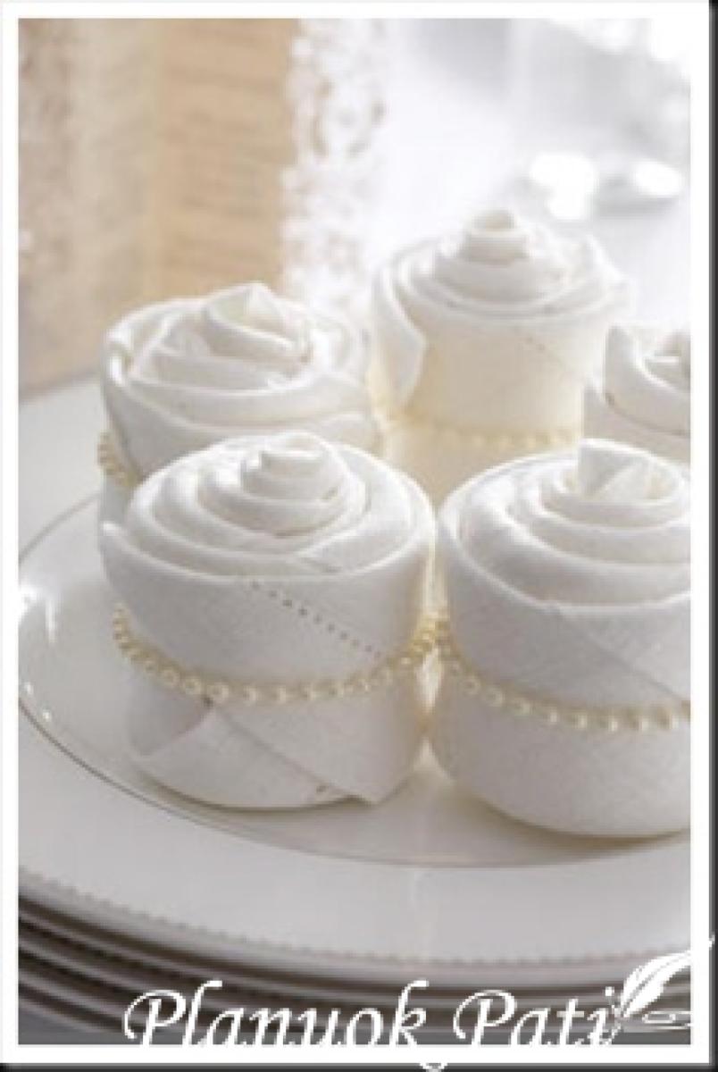 Servetėlės - stalo dekoro elementas