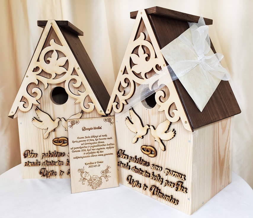 Simbolinės dovanos tėveliams vestuvių proga