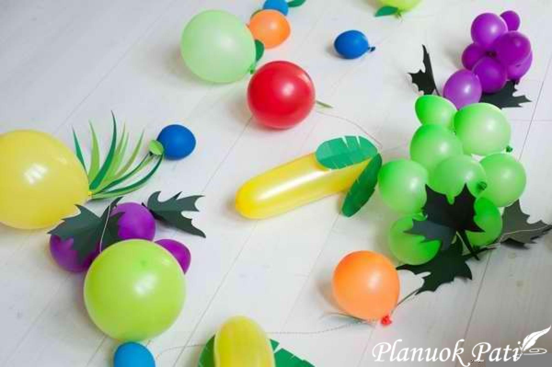 Vaisiai iš balionų