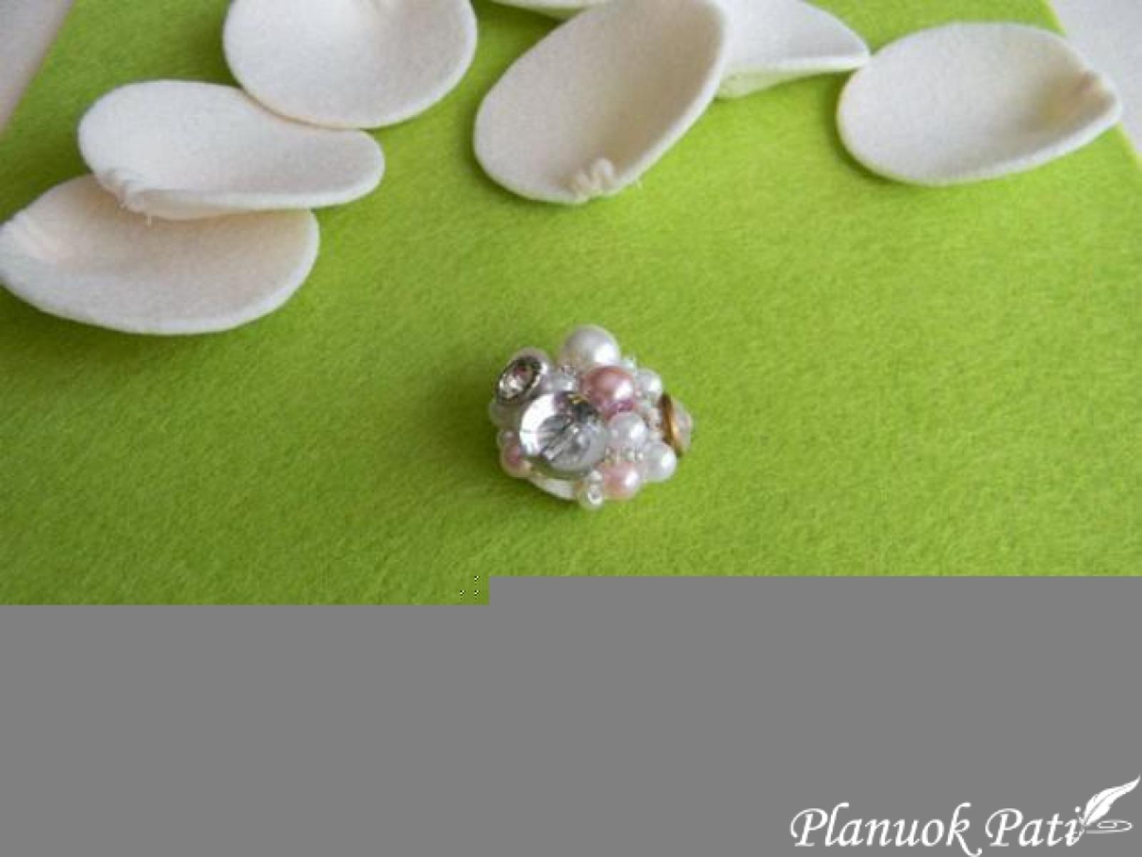 Gėlytė iš veltinio