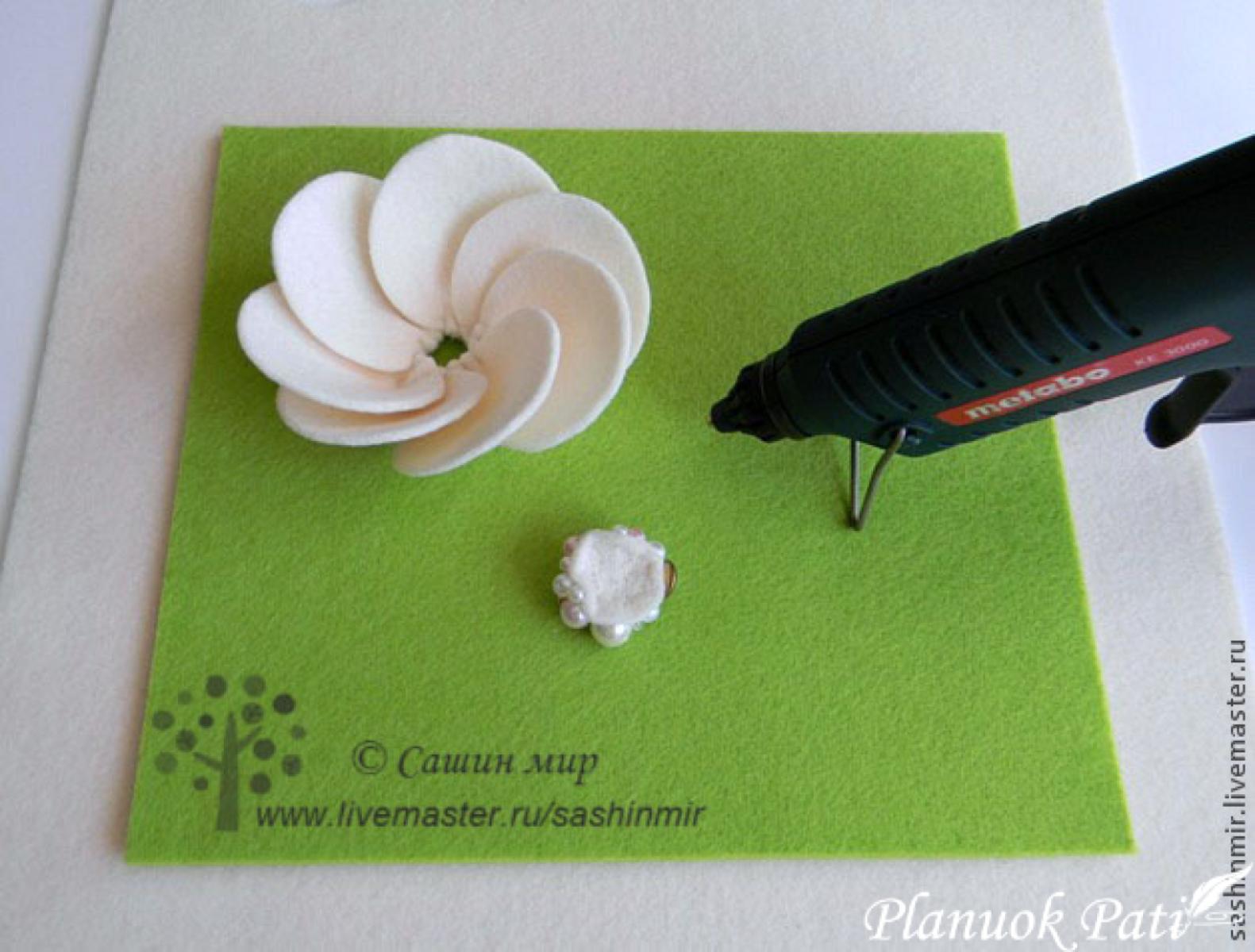 Gėlytė iš veltinio