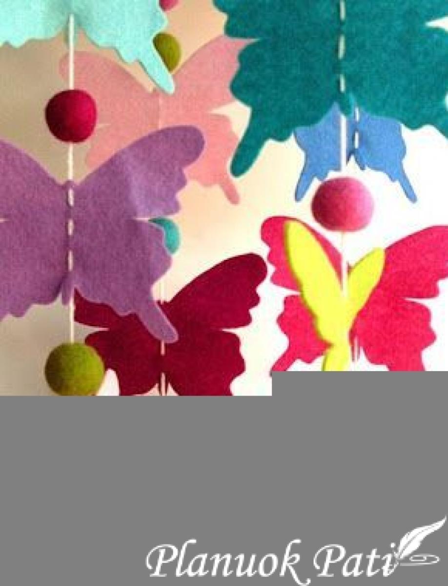 Drugelių iš veltinio girlianda