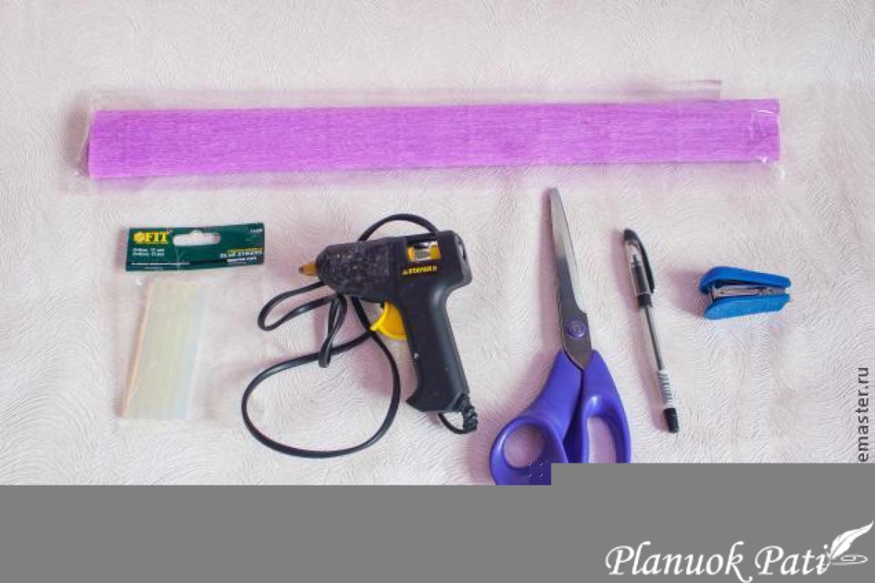 Didelis skaičius iš krepinio popieriaus