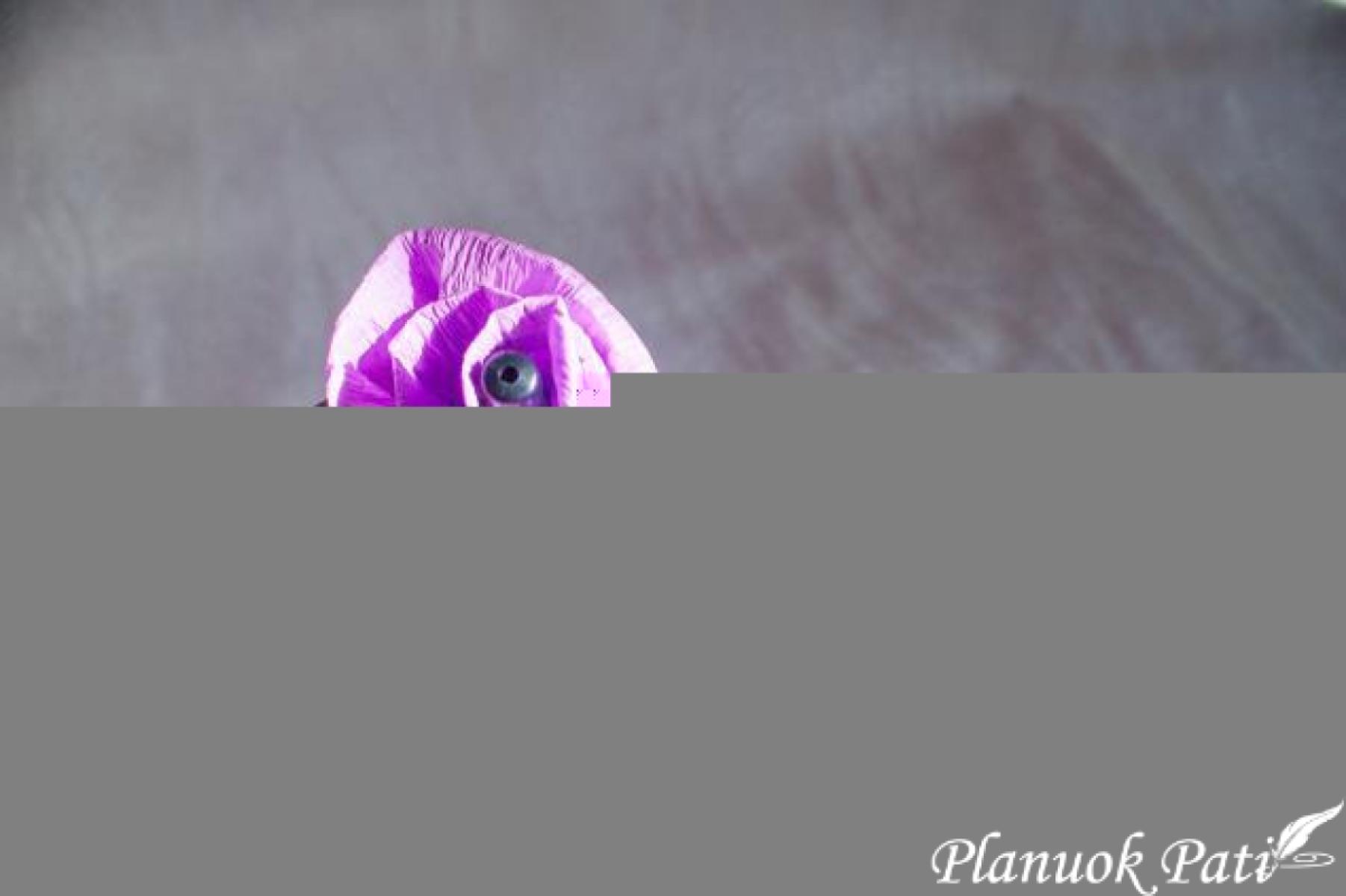 Didelis skaičius iš krepinio popieriaus