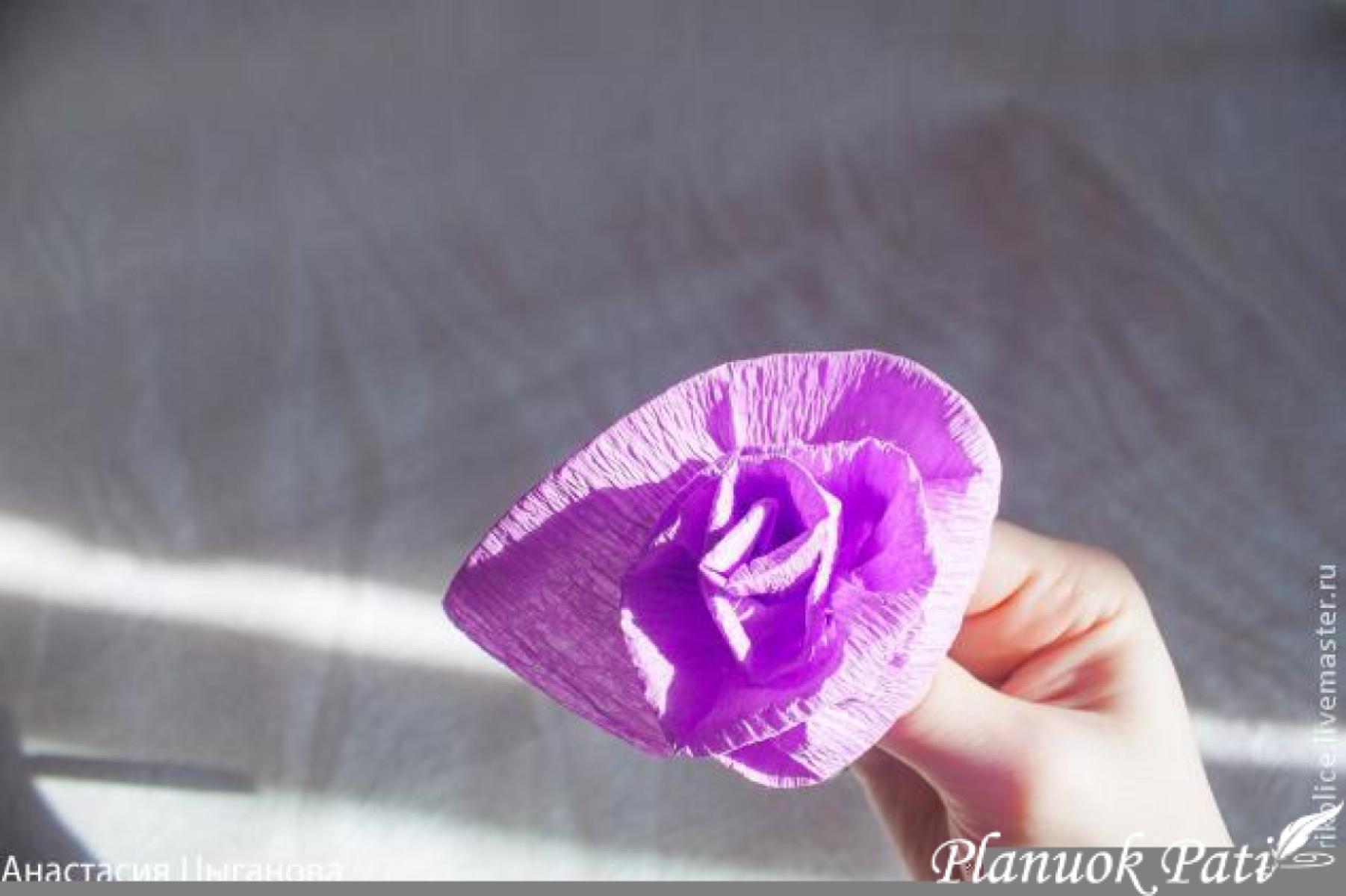 Didelis skaičius iš krepinio popieriaus