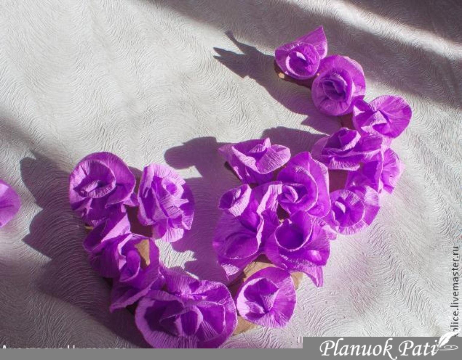 Didelis skaičius iš krepinio popieriaus