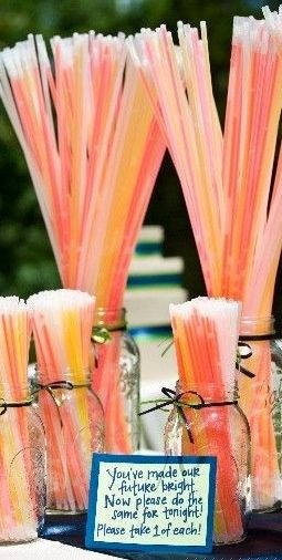 Šviečiančios lazdelės - jaunųjų takui