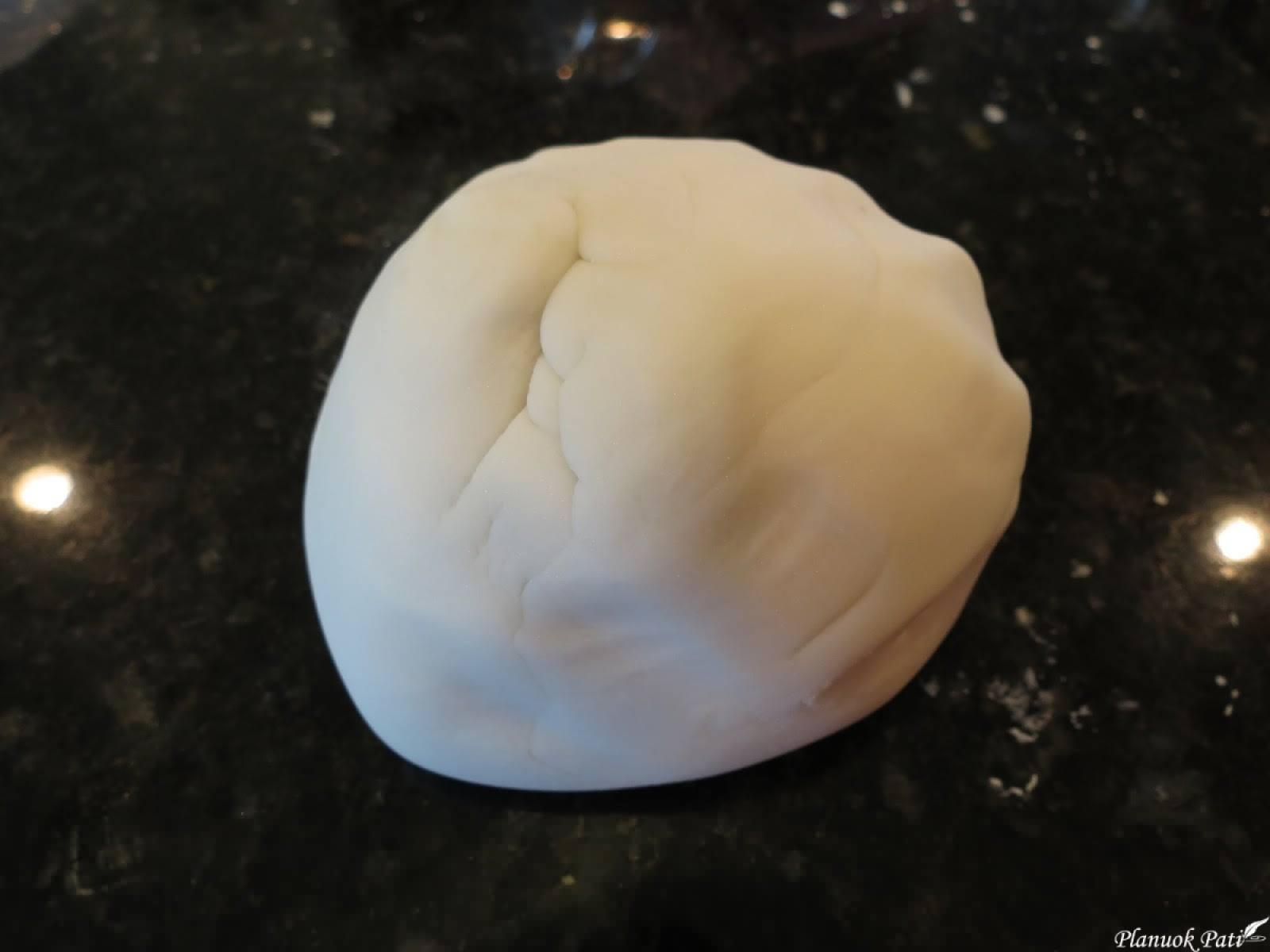 Kalėdiniai žaisliukai iš saldžios tešlos