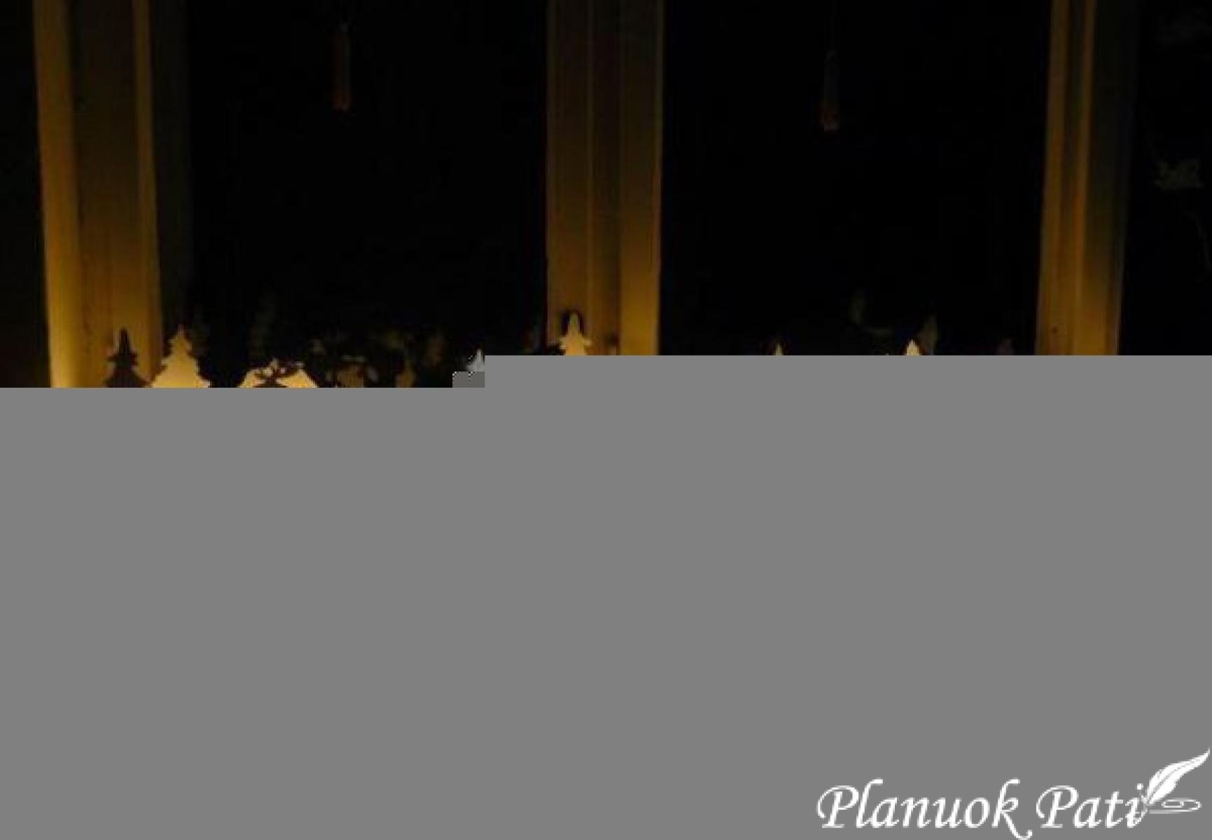 Kalėdinė dekoracija ant palangės