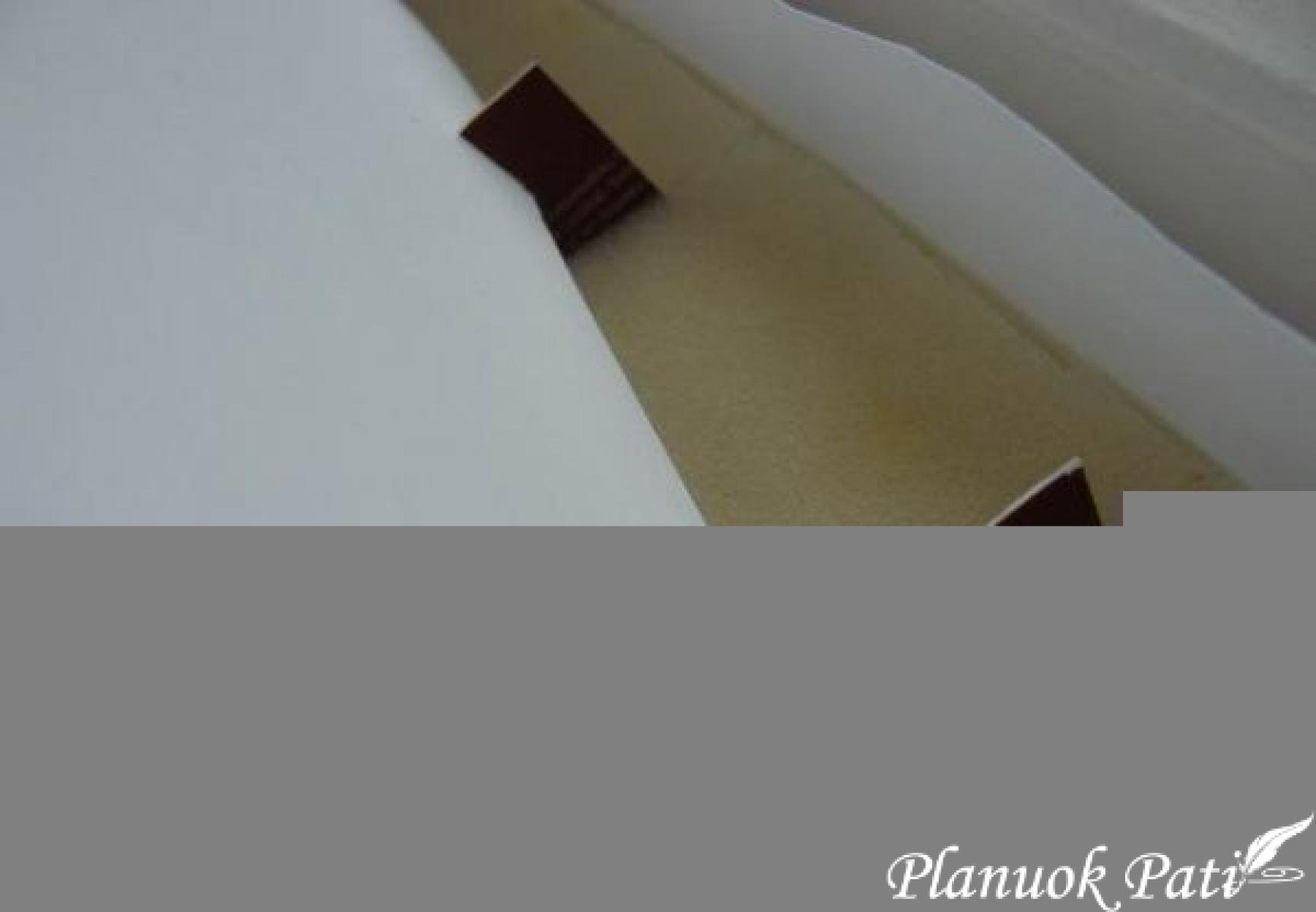 Kalėdinė dekoracija ant palangės