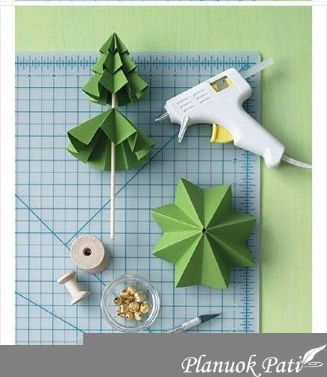 Kalėdinė dekoracija ant palangės