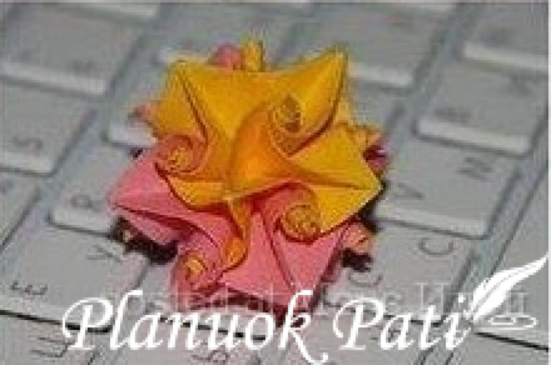 Gėlytės iš popieriaus kvadratėlių