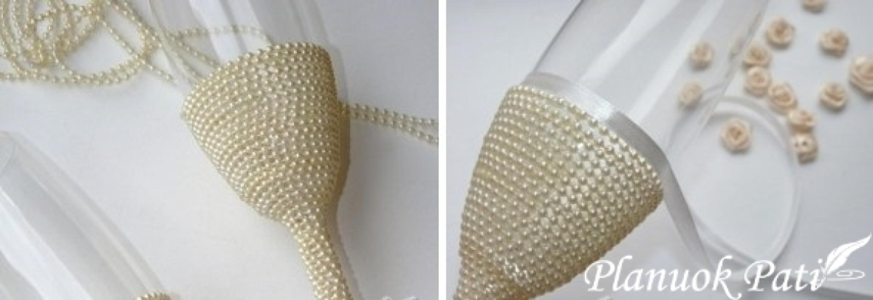 Jaunųjų taurių ir žvakės dekoras