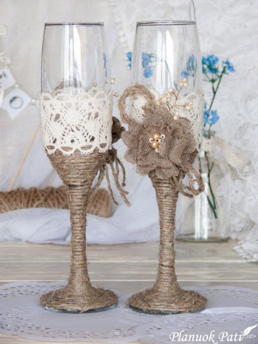 Jaunųjų taurių ir žvakės dekoras