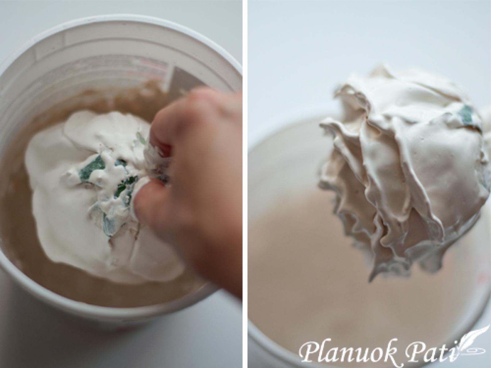 Žvakidė iš dirbtinės gėlės