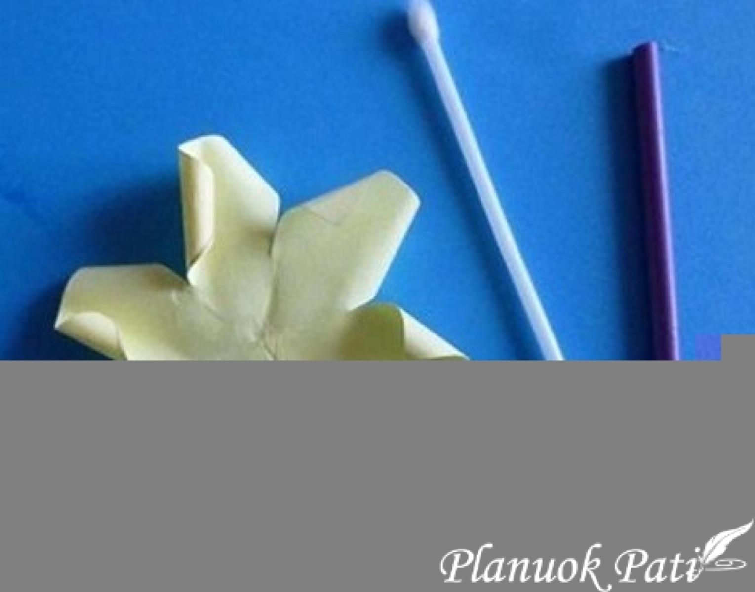 Gėlytė iš popieriaus