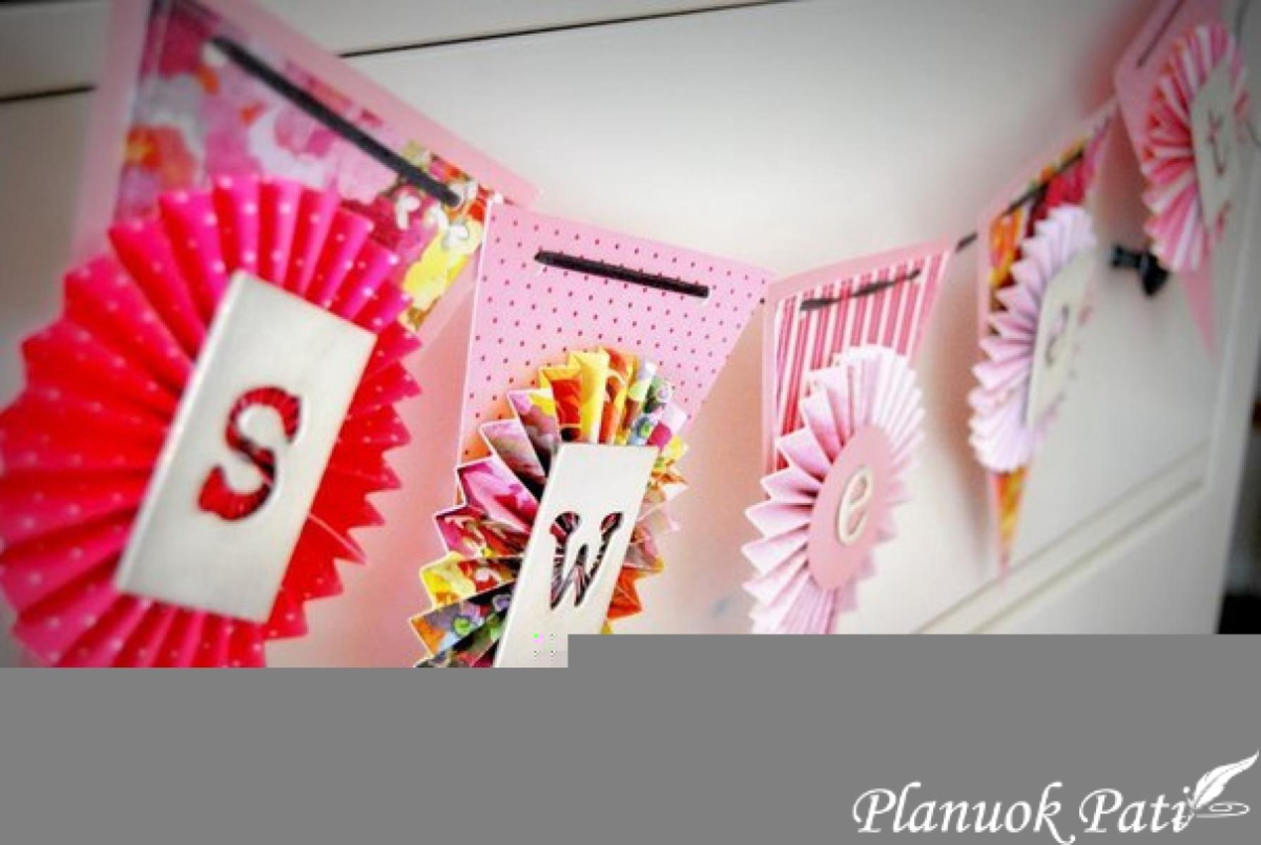 Girlianda su raidėmis