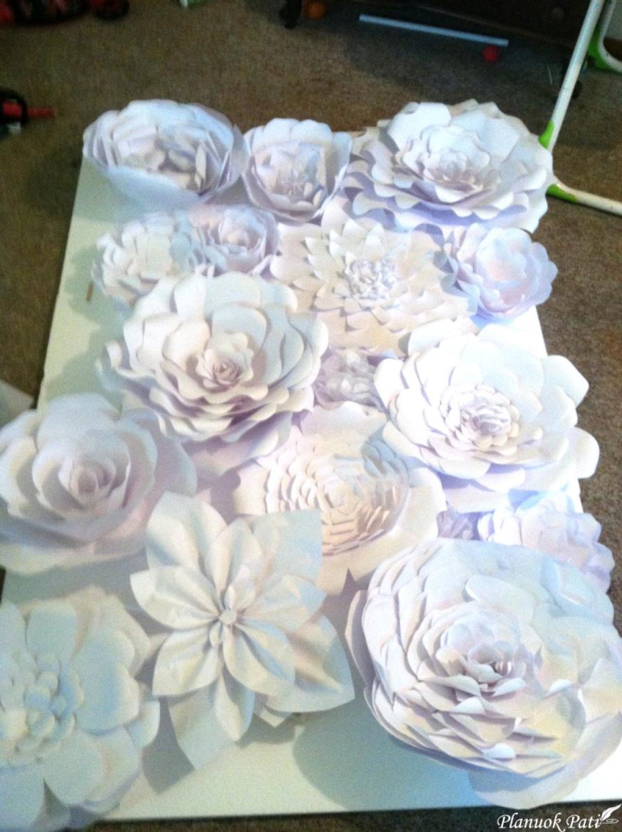 Kaip pasidaryti milžiniškų gėlių sieną kuo pigiau