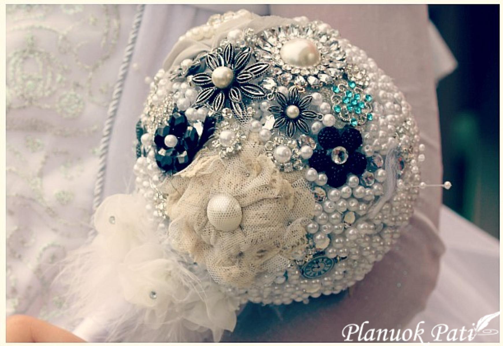 Puokštė iš karoliukų